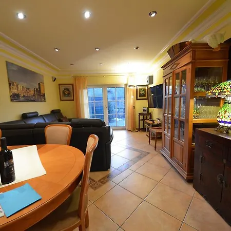 Grosses-reethaus-17c-duenenrose Groß Zicker