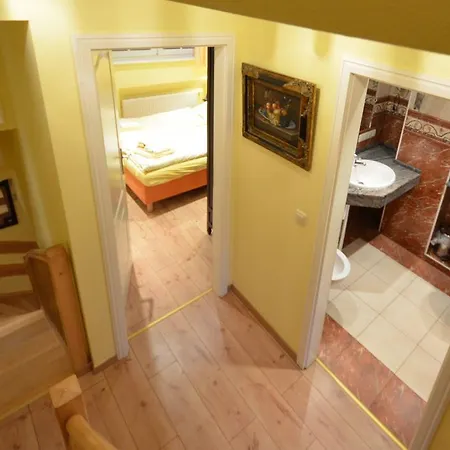 Grosses-reethaus-17c-duenenrose