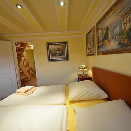 Grosses-reethaus-17c-duenenrose Groß Zicker