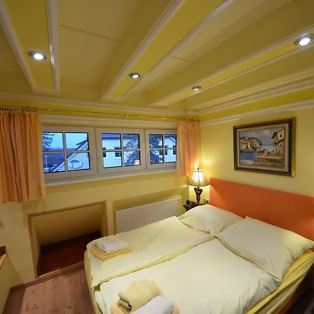 Grosses-reethaus-17c-duenenrose Groß Zicker